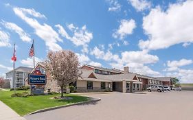 Americinn Fargo West Acres